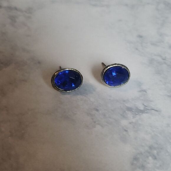 Vintage Faux Blue Diamond Earrings - Picture 1 of 4